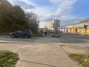 Иностранный автомобиль врезался в 14‑летнего на перекрёстке Кузьмина и Катукова в Орле